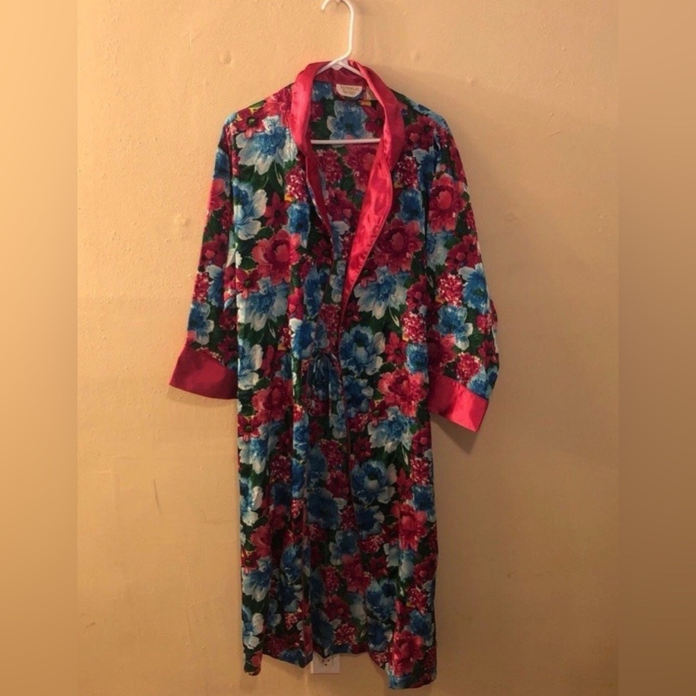 vintage Victoria's Secret Gold Label robe Size Small